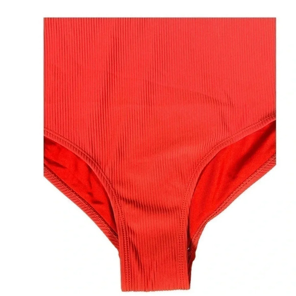 Swimsuit - Picture 5 of 6